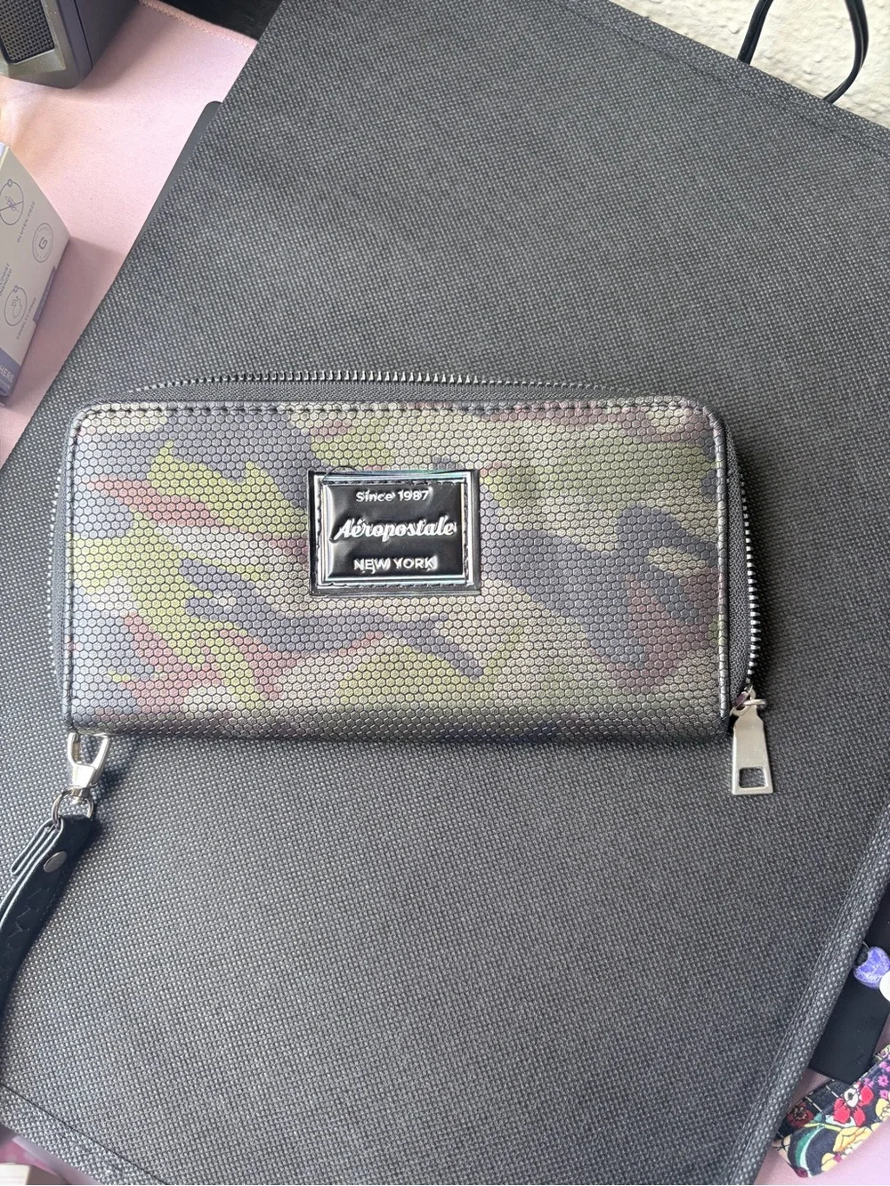 Aeropostale Multicolor Camo Zip Wallet - Green/Brown
